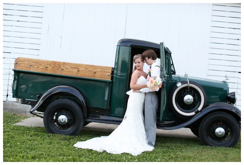 A Rustic Barn Wedding and Reception at Engelbrecht Farm in Paxton, IL by Ebby L Photography