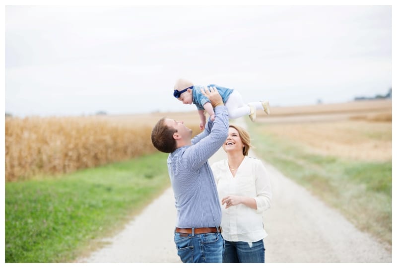 A Country Road Family Session in Champaign, IL Photos by Ebby L Photography