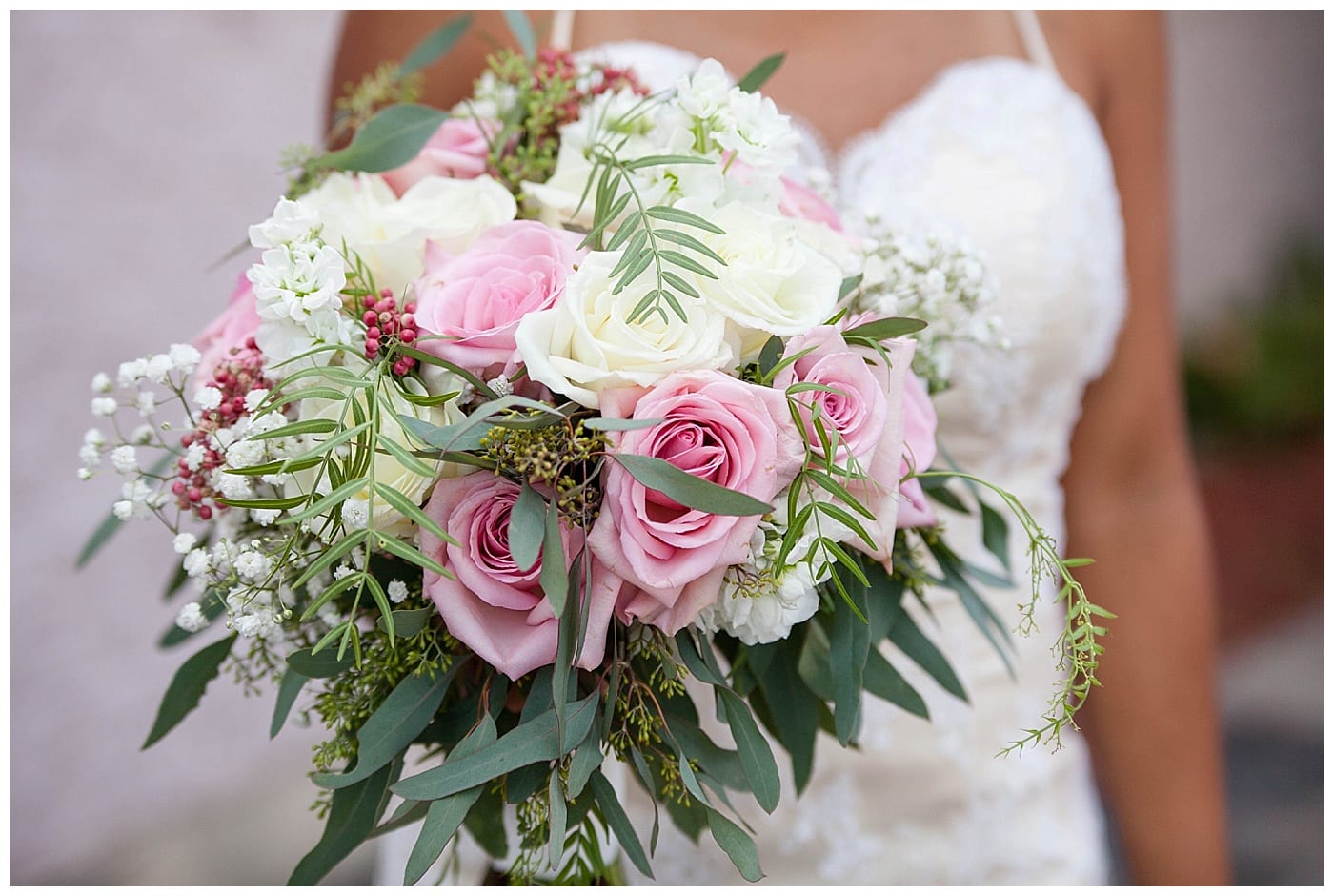 blush and white rose bouquet