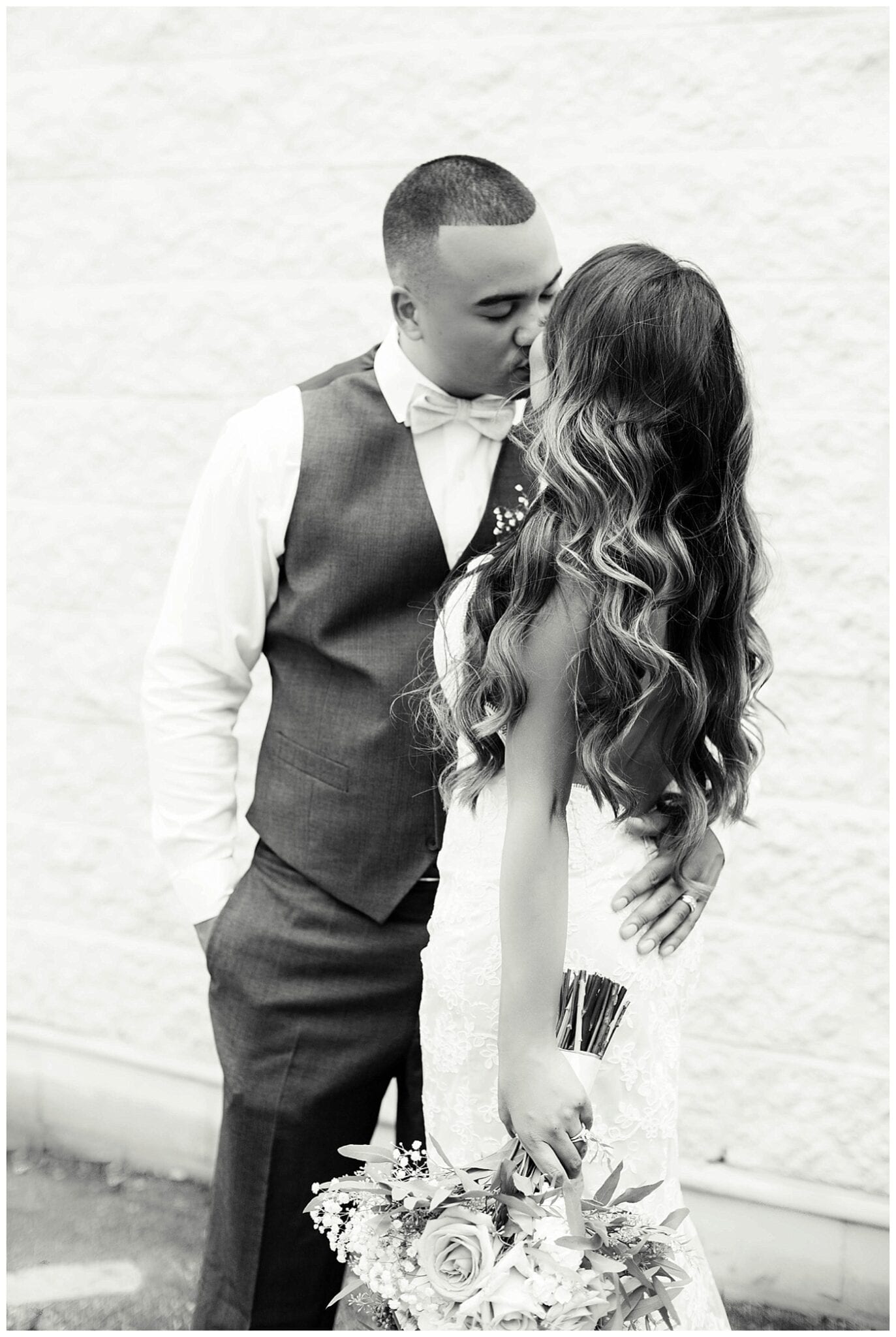 black and white bridal pictures