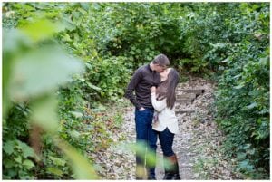 kissing engagement pic