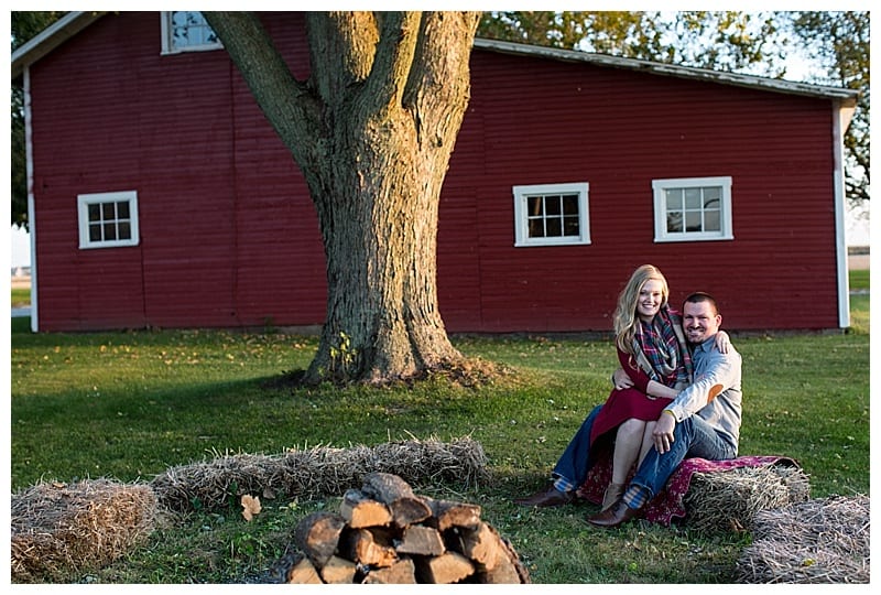 rustic-country-engagement-session-champaign-il-photos_0107