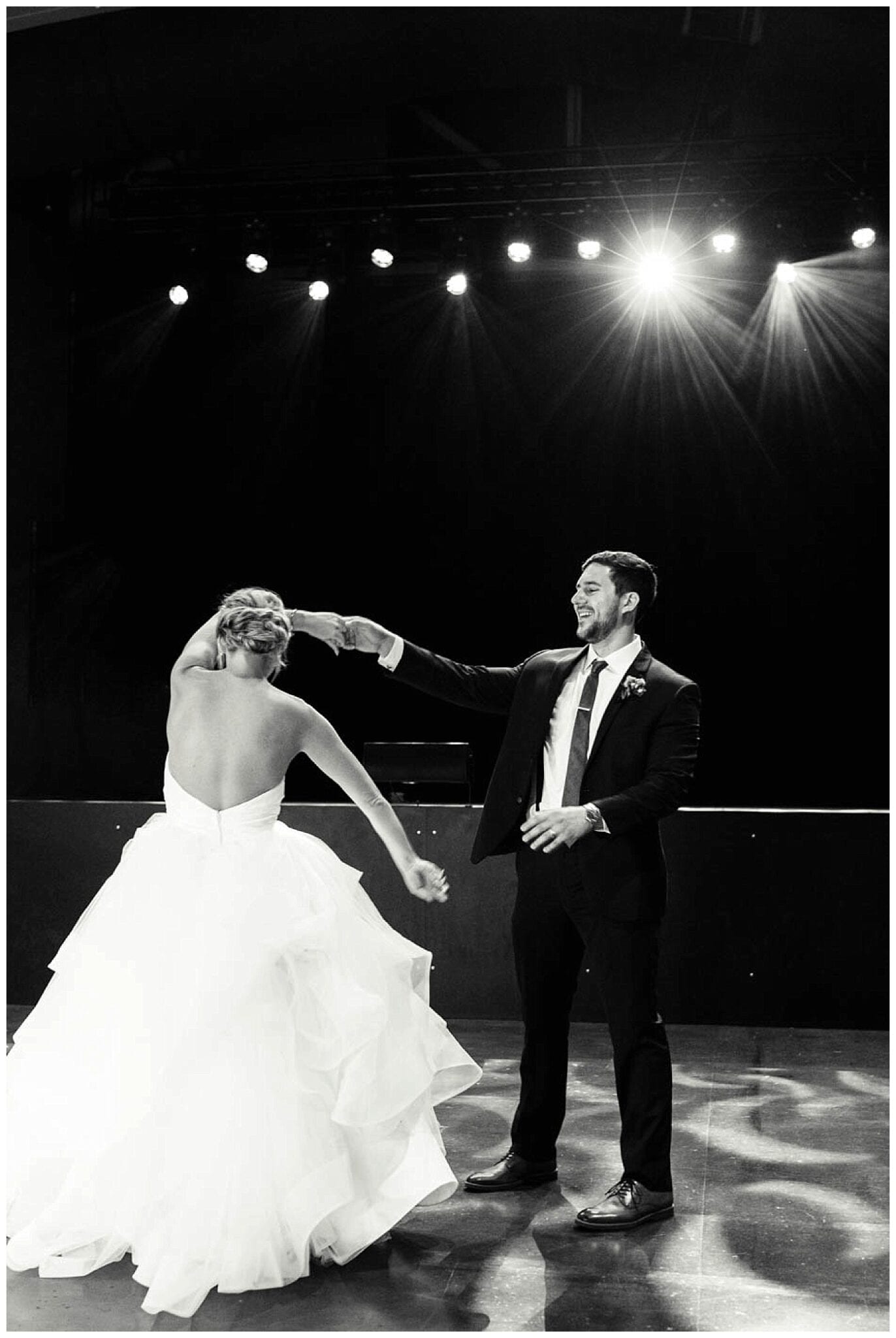 Theater-on-the-Lake-Wedding-Ebby-L-Photography-Photos